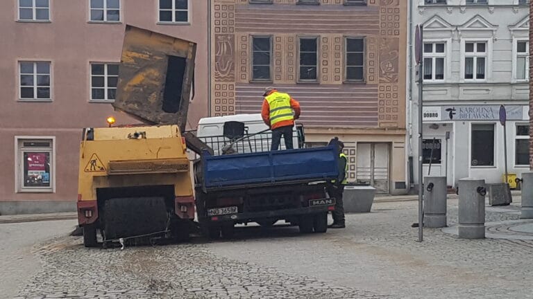 Służby rozpoczęły sprzątanie Olsztyna