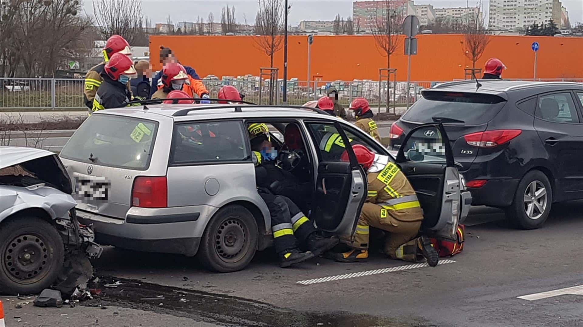 Na ul. Towarowej zderzyły się tam trzy auta osobowe wypadek Pisz, Wiadomości