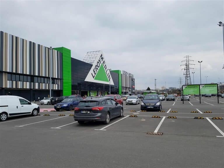 Markety ponownie otwarte. Gdzie zaparkujesz bezpłatnie? [RANKING]