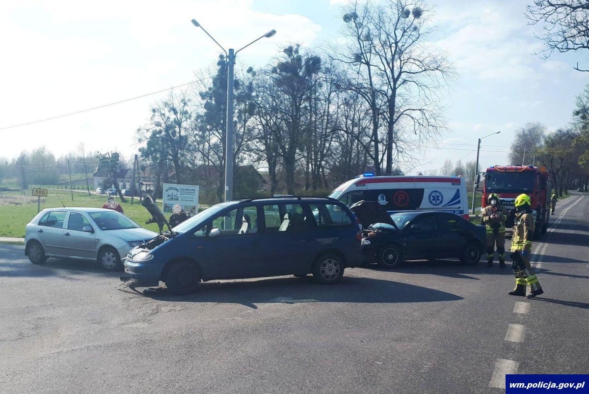 Zderzenie trzech aut na skrzyżowaniu wypadek Olsztyn, Wiadomości