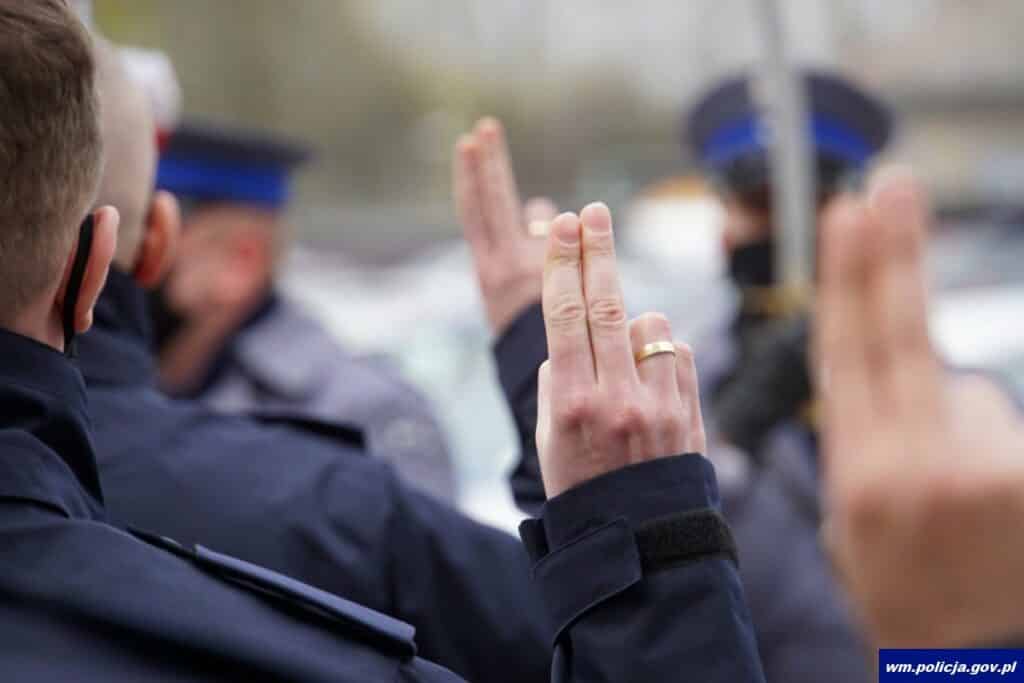 Ślubowanie ponad stu nowych policjantów Wiadomości, Olsztyn