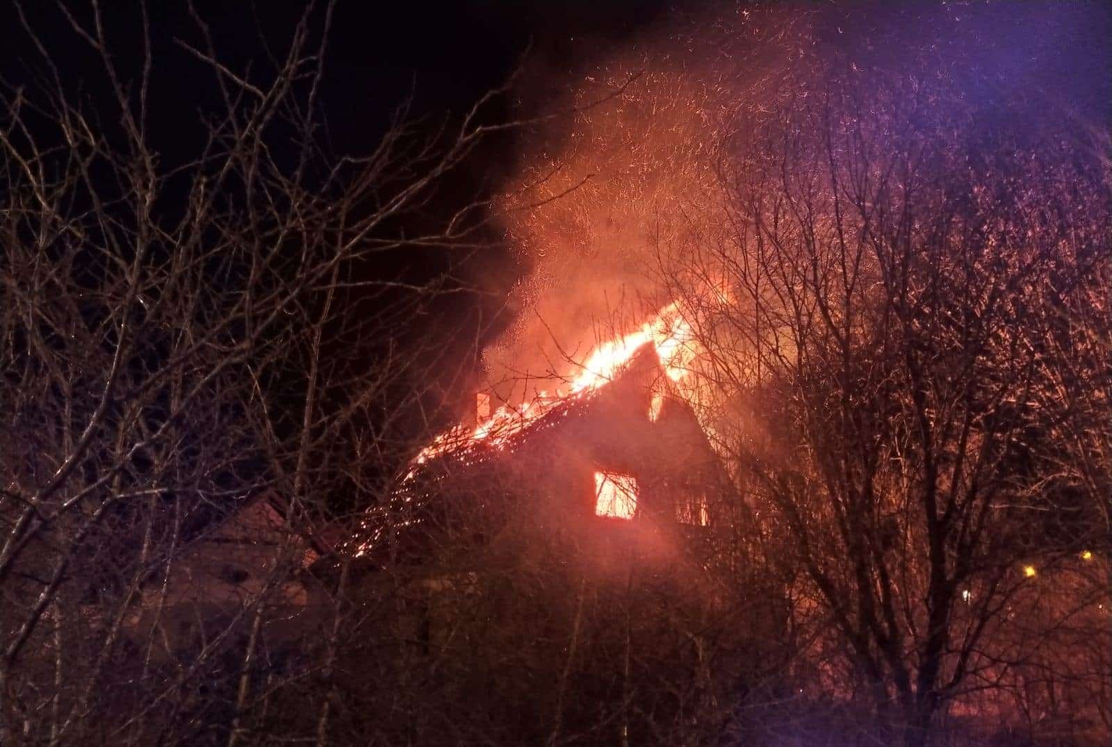 Policja wyjaśnia zagadkowy pożar opuszczonego domu pożar Wiadomości, Giżycko