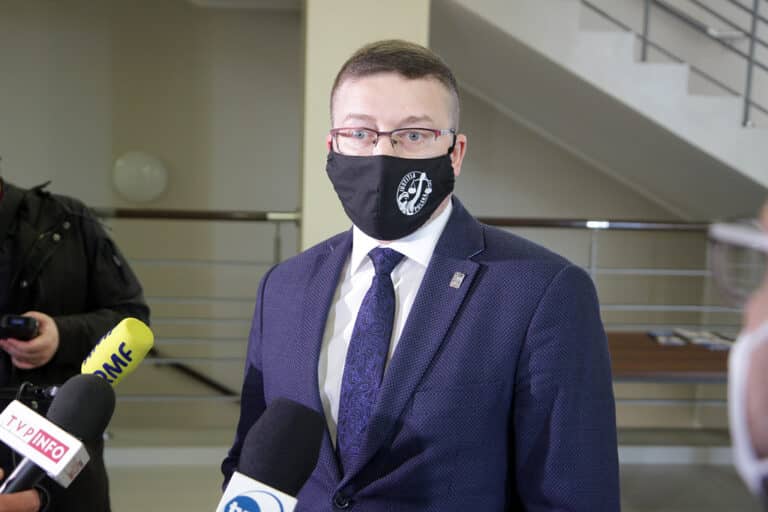 Pełnomocnik P. Juszczyszyna domaga się 15 tys. zł grzywny dla M. Nawackiego