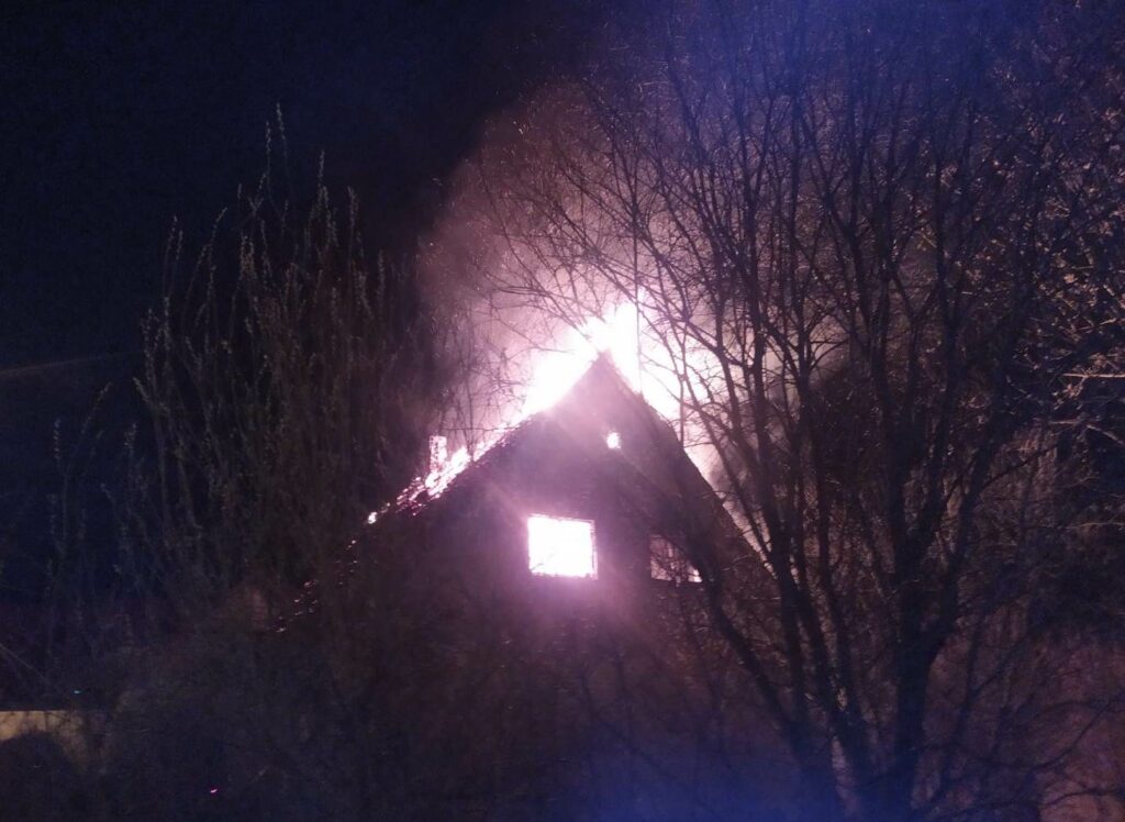 Policja wyjaśnia zagadkowy pożar opuszczonego domu pożar Wiadomości, Giżycko