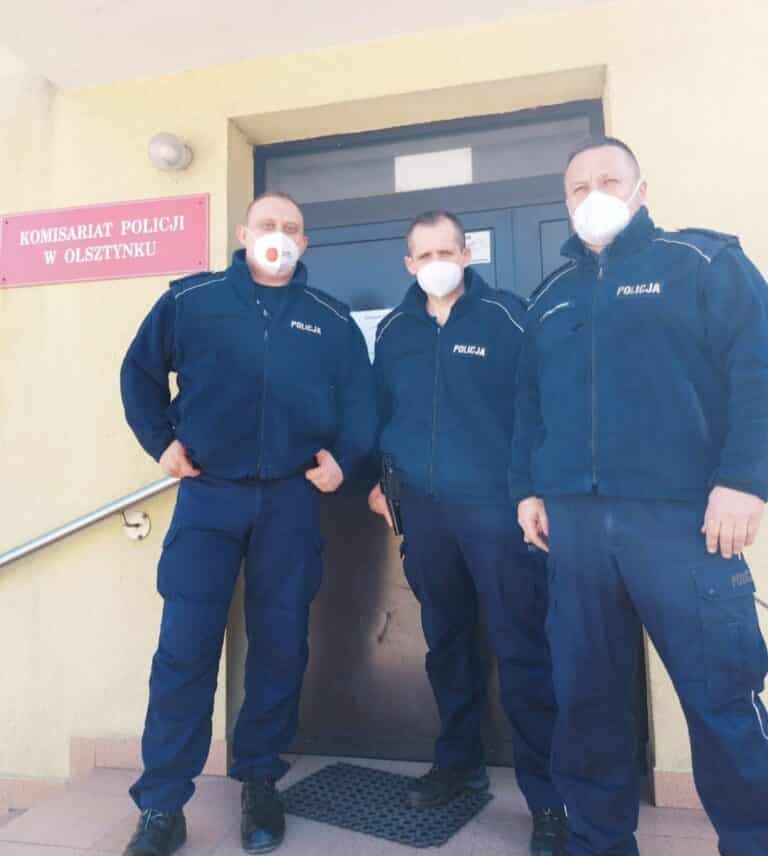 Policjanci uratowali mieszkańc&oacute;w z płonącego budynku