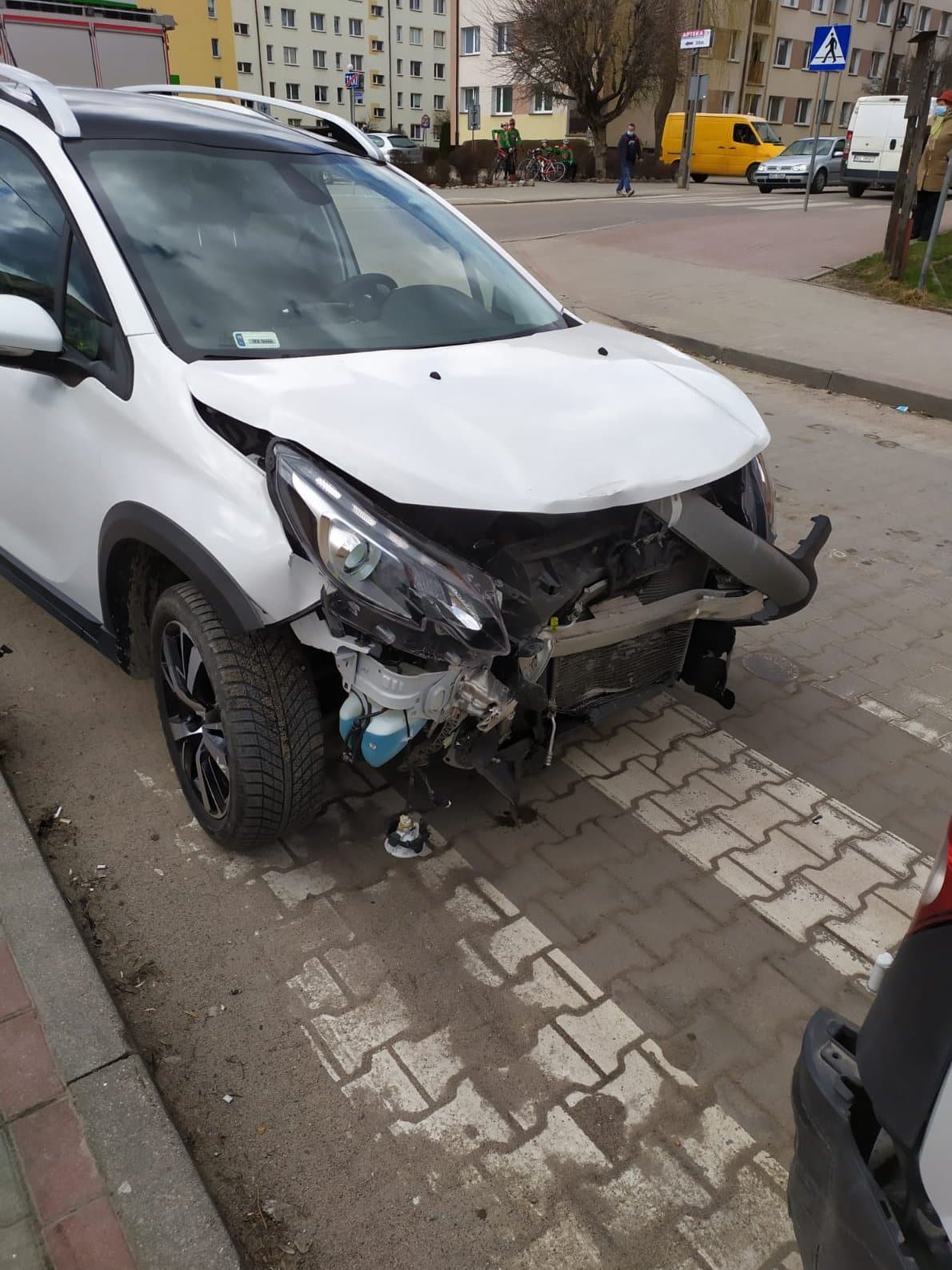 Pijany kierowca uszkodził auta w Barczewie. Media: to były burmistrz pijany kierowca Wiadomości