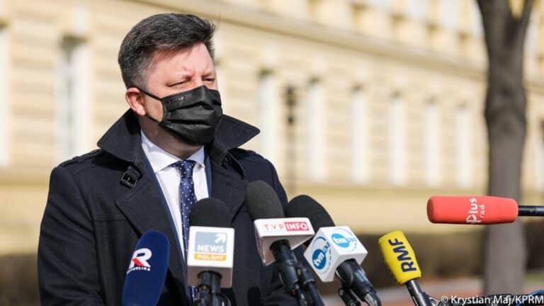 Zdecydowano uruchomić zapisy na szczepienia osób między 40. a 60. rokiem życia