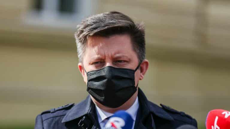 Dworczyk: w przyszłym tygodniu do Polski dotrze o 1,1 mln mniej szczepionek