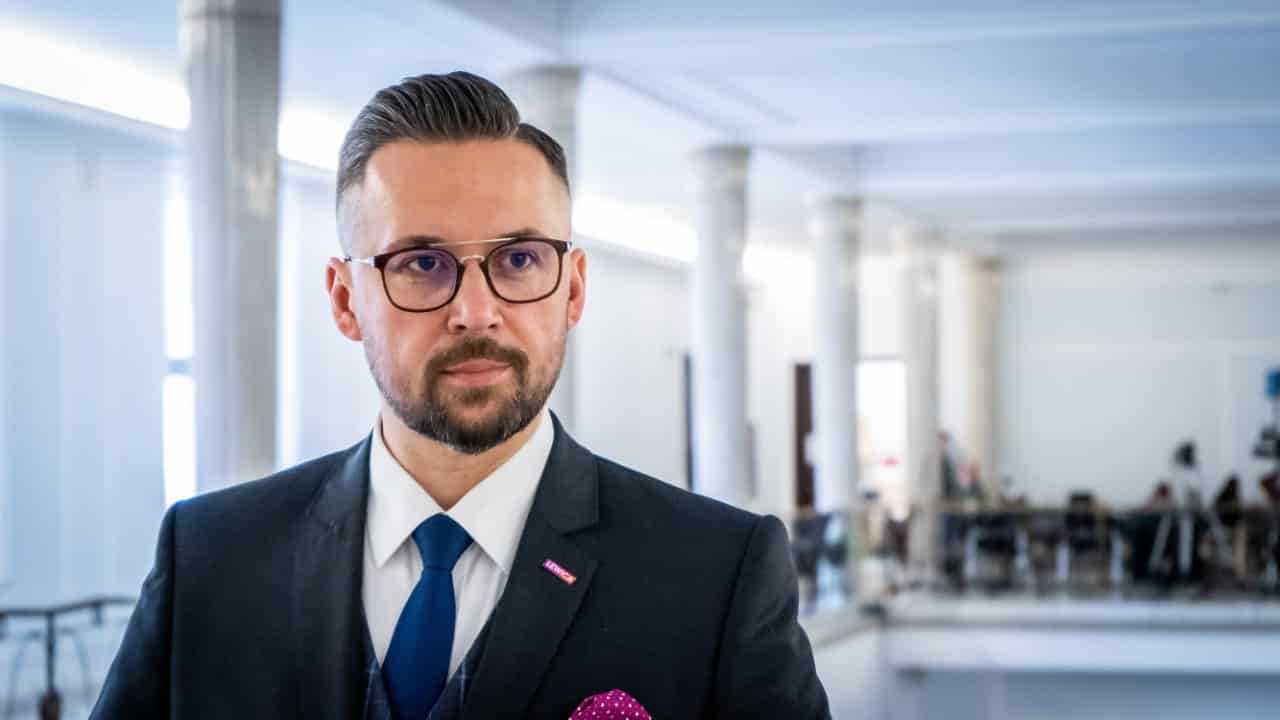 Marcin Kulasek: Kaczyńskiego ucieczka ze stolicy [OPINIE] polityka Galerie, Olsztyn