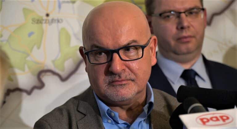 Ekspert ds. chor&oacute;b zakaźnych wskazuje na poważne powikłania wśr&oacute;d młodych ludzi