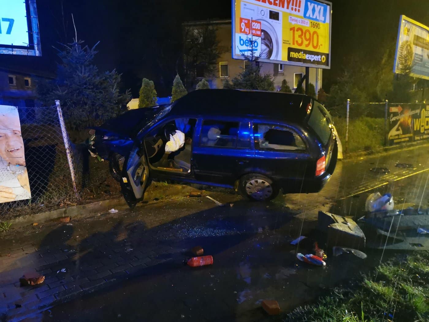 Nocne szarżowanie zakończył wypadkiem na rondzie pijany kierowca Wiadomości, Olsztyn
