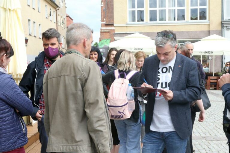 Solidarni z Białorusią zbierali podpisy na Starym Mieście