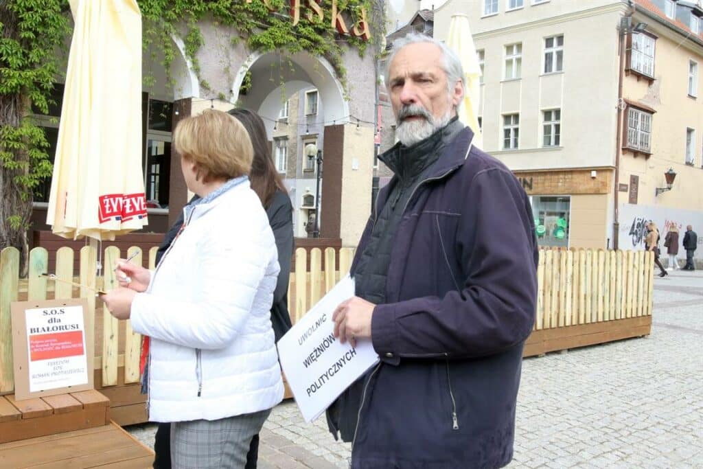 Solidarni z Białorusią zbierali podpisy na Starym Mieście Wiadomości, Olsztyn