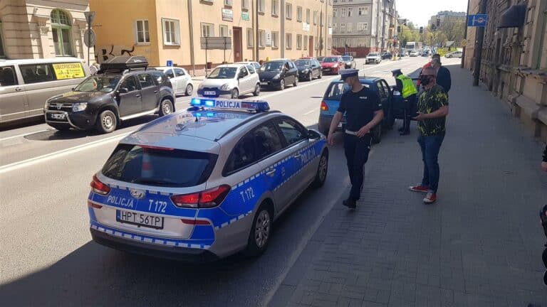 Pijana kierowca Matiza potrąciła 70-letniego mężczyznę na rondzie Bema