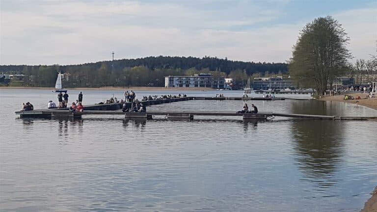 Synoptyk IMGW: w popołudnie i wieczorem warunki niemal letnie; bardzo ciepło – miejscami do 30 stopni