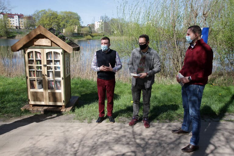 Do KSIĄŻKOchatek trafiły egzemplarze książki olsztyńskiego pisarza