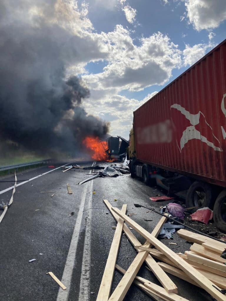 DK 16 zablokowana. Ciężarówka w płomieniach ruch drogowy Wiadomości, Olsztyn