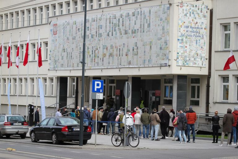 Prawie narodowa akcja szczepionkowa [OPINIE]