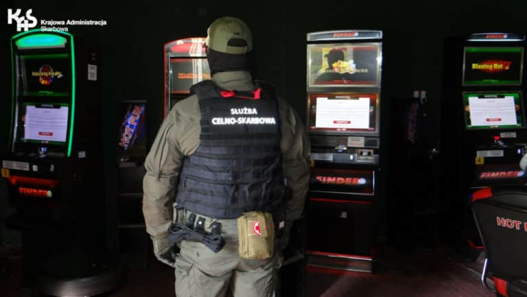 Ujawniono kolejne nielegalne automaty