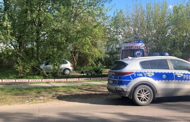 Śmierć kierowcy. Na parkingu uderzył w słup. Już nie żył
