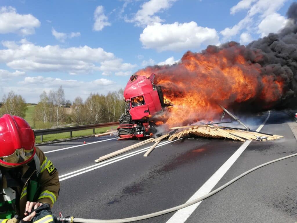 Jest nagranie z płonącej ciężarówki na DK16 pożar Wiadomości, Olsztyn, Wideo