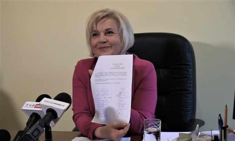 Senator Staroń mówi „Dość!”. Zmusi prezesów spółdzielni do ujawnienia zarobków