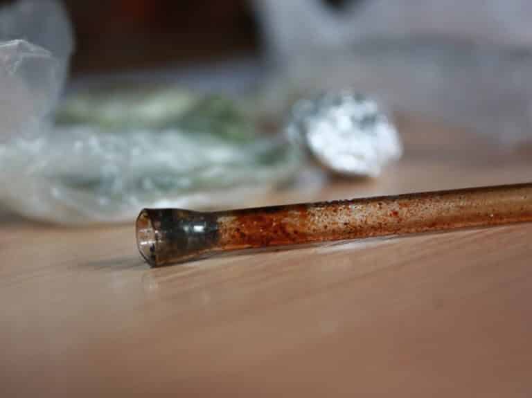 Policyjny pościg za mężczyzną, który miał przygotowaną do wypalenia lufkę