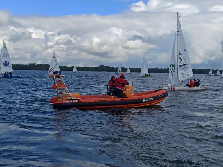 Na Mazurach tłoczno, MOPR apeluje o ostrożność