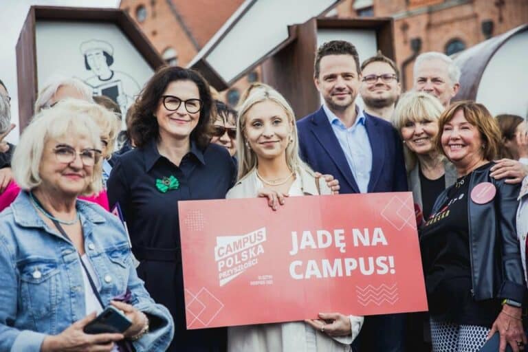 Dwoje młodych ludzi otrzymało pierwsze zaproszenia na Campus Polska Przyszłości