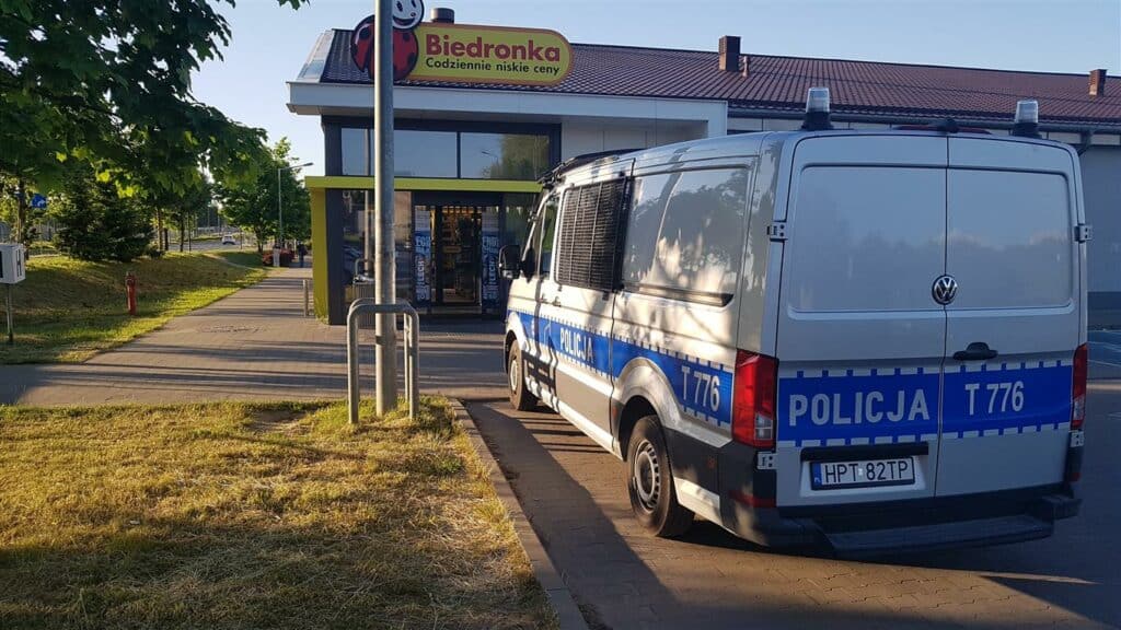 Interwencja policji w Biedronce. 38-letni mężczyzna nie patyczkował się kradzież Wiadomości, Olsztyn