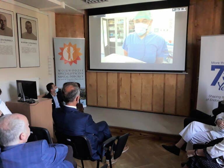 Do olsztyńskiego szpitala przyjechali specjaliści z całej Polski