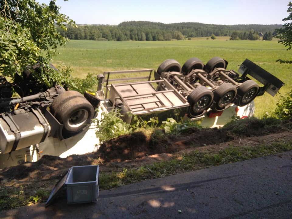 Wypadek cysterny. Pojazd przewrócił się do rowu wypadek Wiadomości, Nowe Miasto Lubawskie