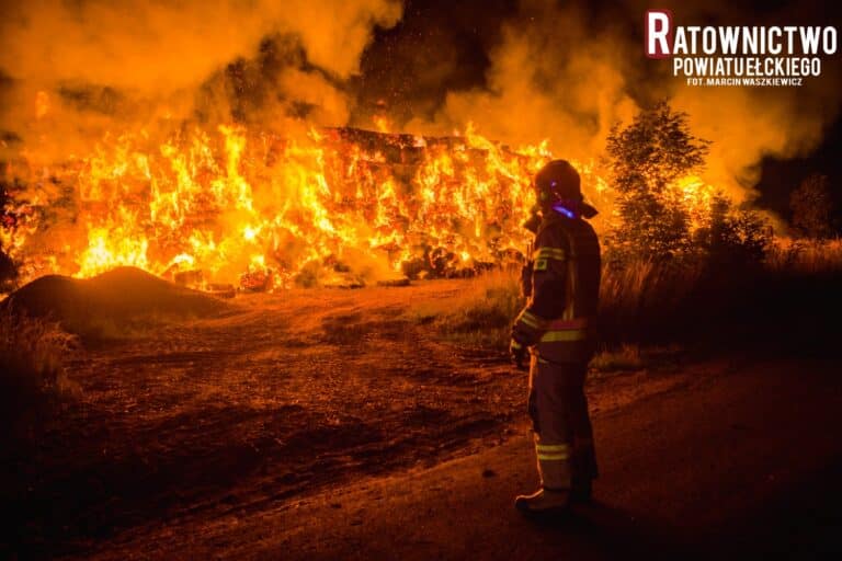 Ogromny pożar. Paliło się ponad 1000 bel