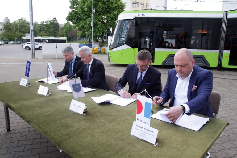 Podpisano umowę ws. budowy nowej trakcji tramwajowej