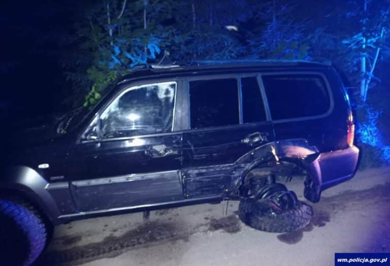 Turysta wjechał do jeziora. Uciekł z miejsca zdarzenia