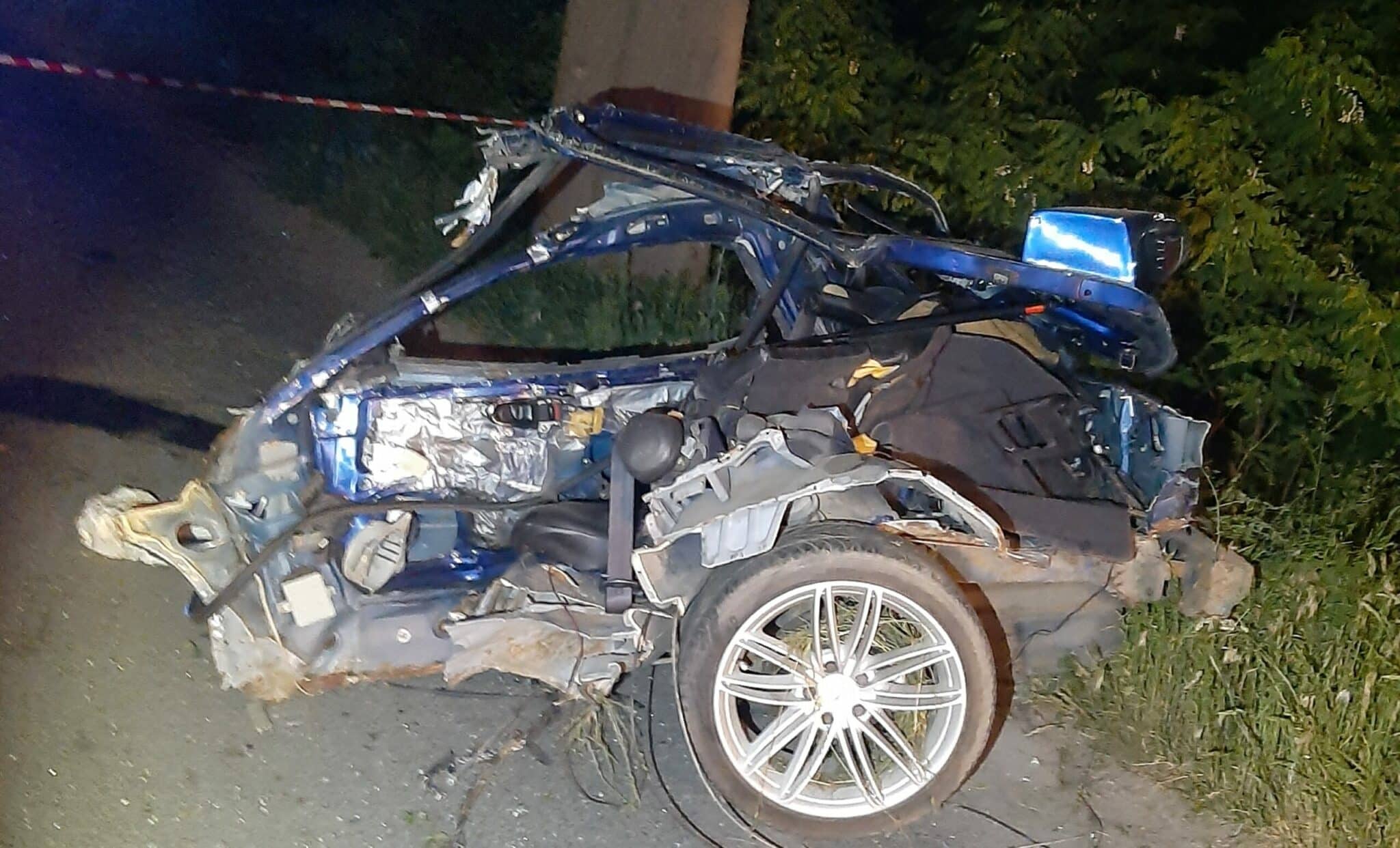 Kierowca uderzył w drzewo. Auto rozerwało się na dwie części wypadek Wiadomości, Nowe Miasto Lubawskie