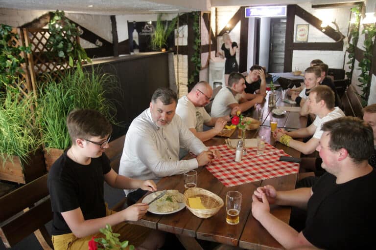 Polityk Konfederacji przyjechał na piwo do Olsztyna