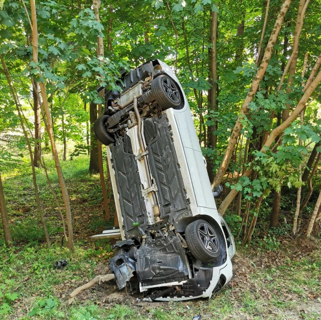 26-latek zasnął za kierownicą Mercedesa Gietrzwałd Wiadomości, Olsztyn