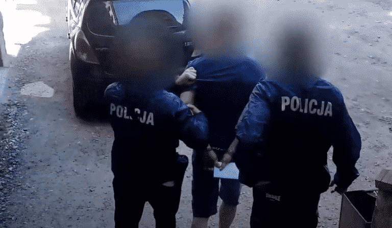 Zatrzymano podejrzanego o kradzież auta. To znany policjantom 20-latek