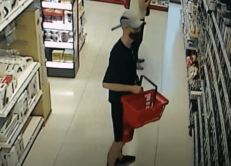 Policja szuka tego młodego mężczyzny