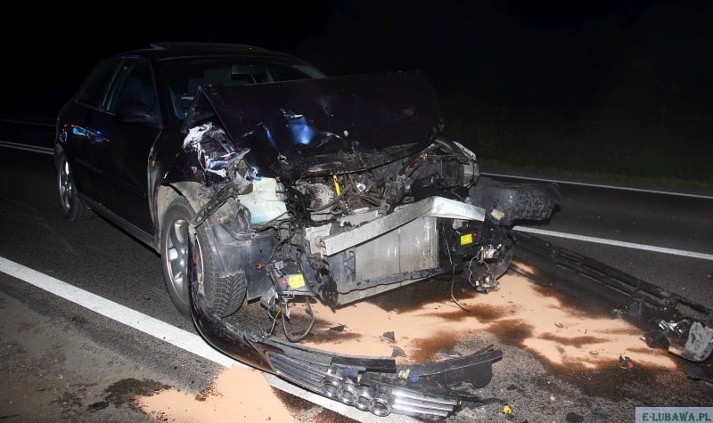 Zderzenie trzech aut. Audi wjechało w ciągnik wypadek Olsztyn, Wiadomości