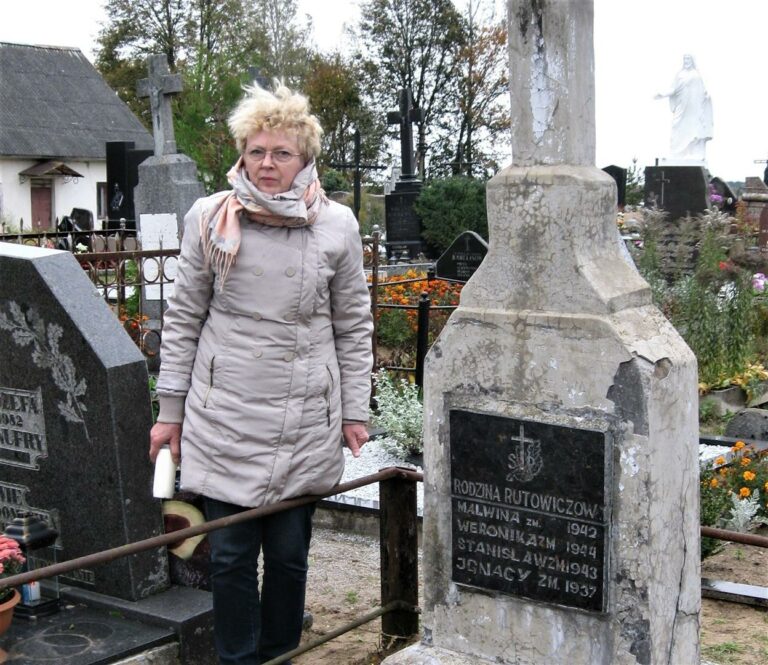 Pani Janina odnawia zapomniane groby Polak&oacute;w na Litwie. Potrzebuje wsparcia