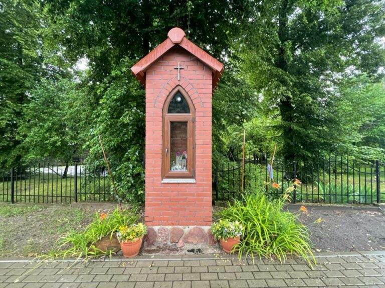 Ukradł figurę Matki Boskiej. Mieszkanka wsi: Musiało go coś opętać!