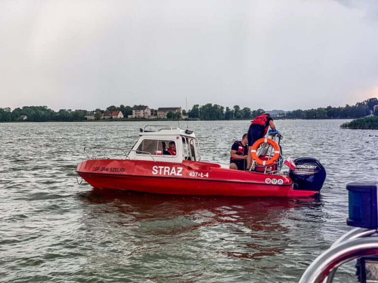 Nie żyje 45-latek. Utonął w jeziorze