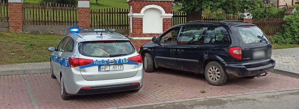 Próbował ukryć to, że jego auto nie jest zarejestrowane. Został ukarany mandatem kontrola drogowa Olsztyn, Wiadomości