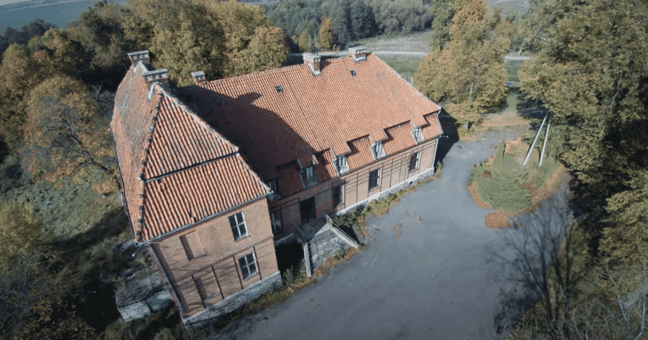 Rodzina milionerów kupuje pałac i wyspę w naszym regionie przetarg Galerie, Olsztyn, Wideo