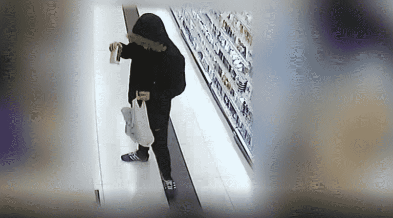 Policja poszukuje złodzieja z drogerii, który miał charakterystyczne buty