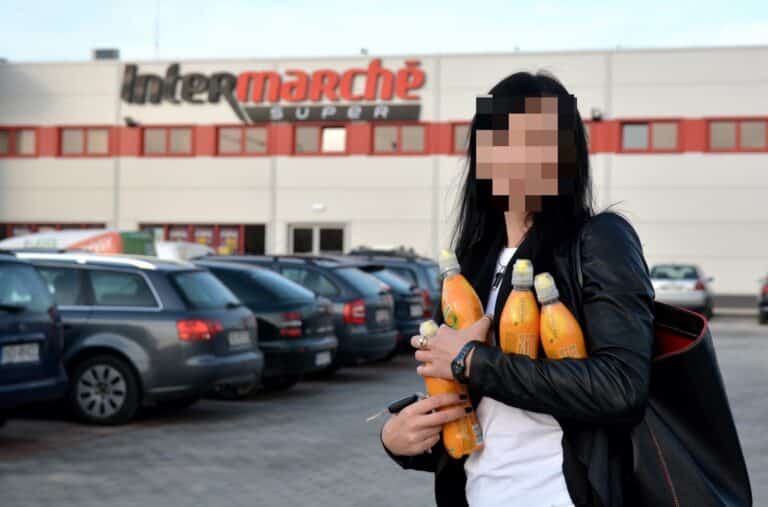 Kierowniczka zmuszała do podpisywania weksli na majątki i kazała nazywać się &bdquo;Kr&oacute;lową&rdquo;? Pracownicy zabrali głos w tej sprawie