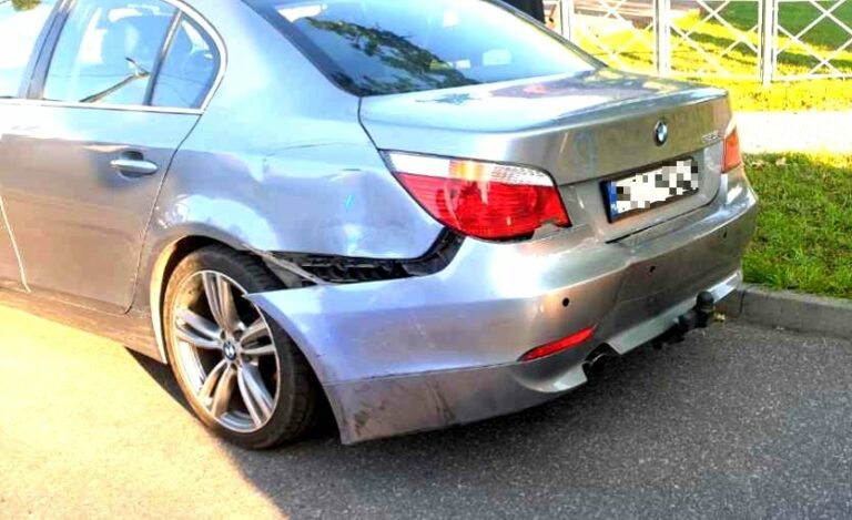 34-letni kierowca BMW zderzył się z motocyklistą