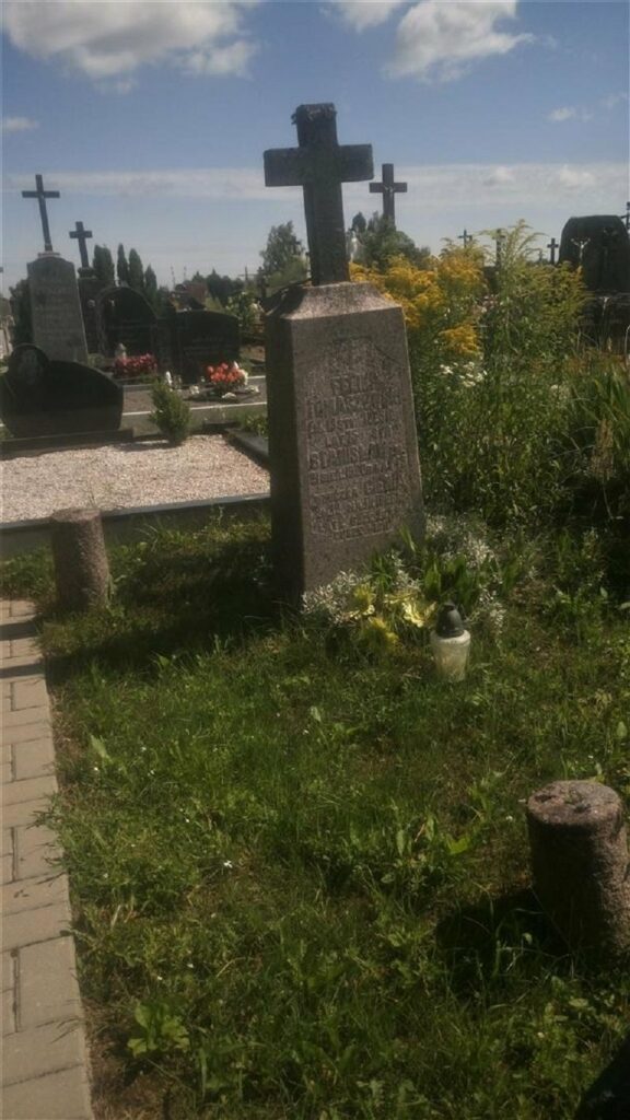 Pani Janina odnawia zapomniane groby Polaków na Litwie. Potrzebuje wsparcia Wiadomości